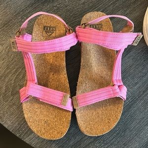 Print Reed sandals size 9